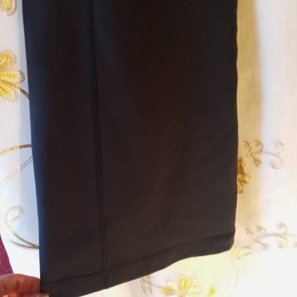 Lululemon - Picture 7 of 8